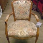 372 1106 CHAIR